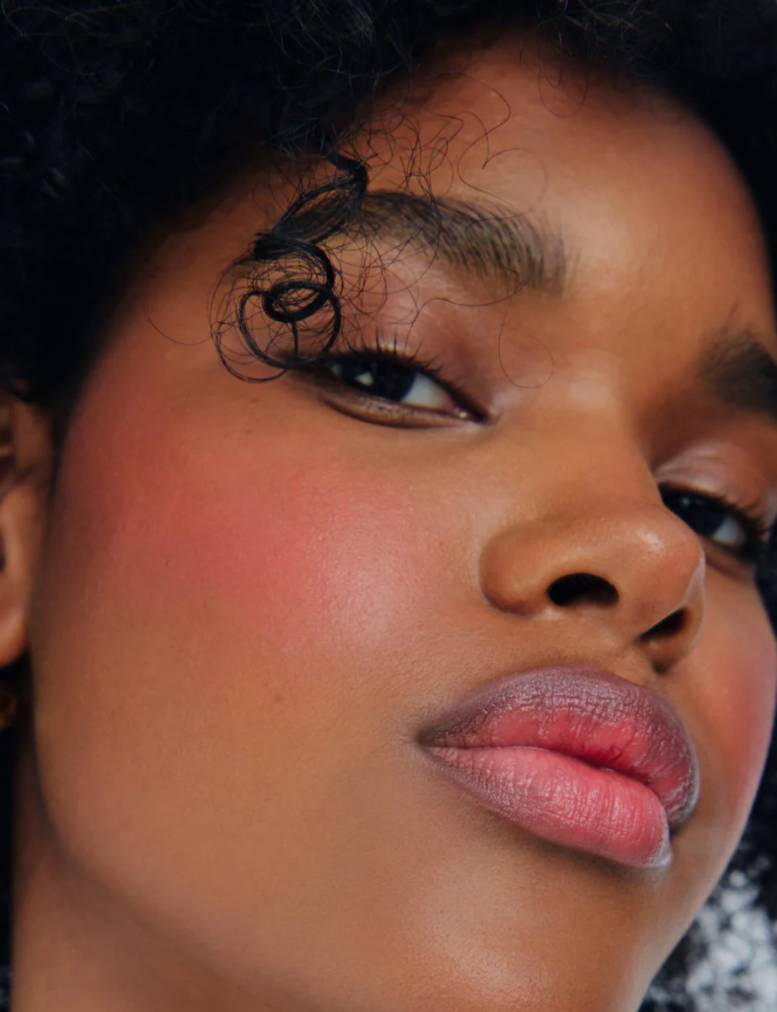 Pocket Blush
THE NATURAL FLUSH